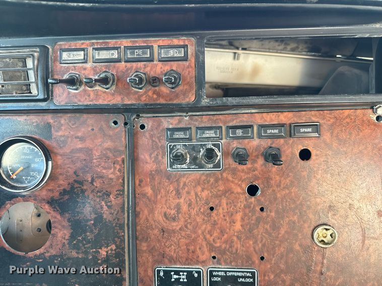 image for item DO2504 2006 Kenworth W900 ready mix truck