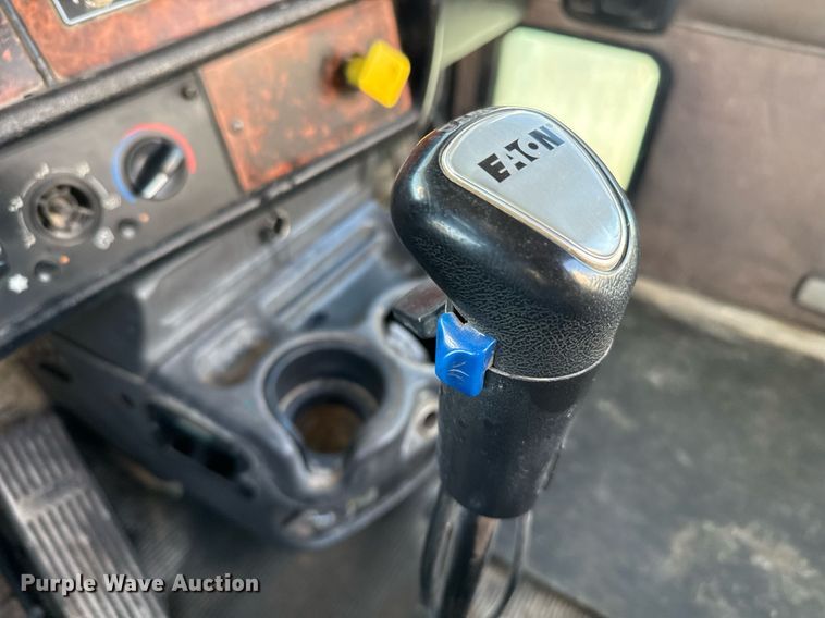 image for item DO2504 2006 Kenworth W900 ready mix truck