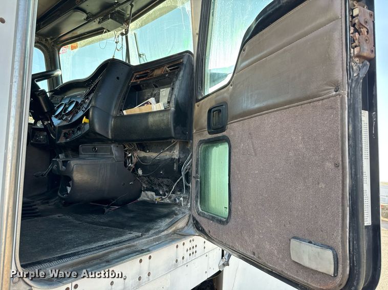 image for item DO2504 2006 Kenworth W900 ready mix truck