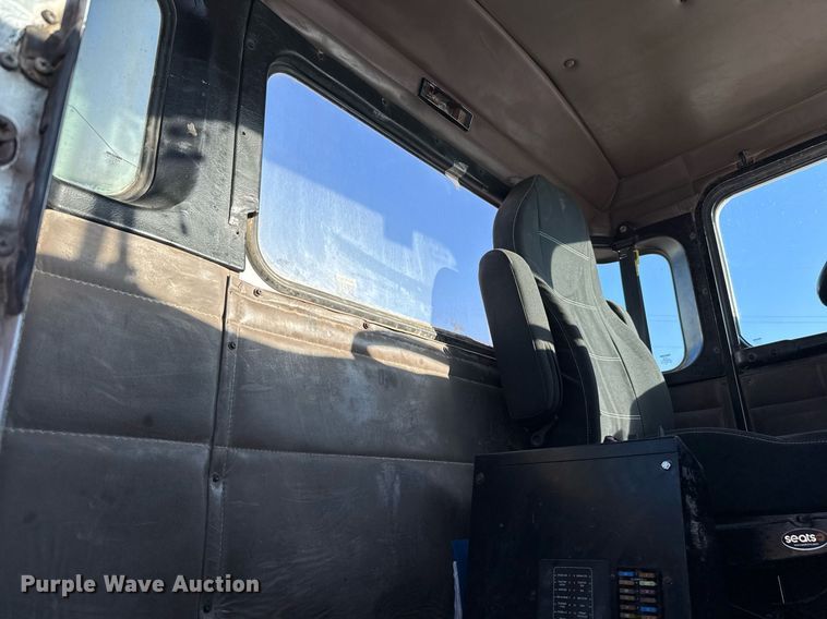 image for item DO2504 2006 Kenworth W900 ready mix truck