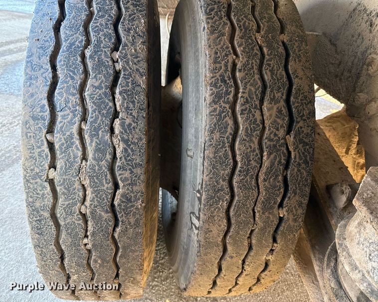 image for item DO2504 2006 Kenworth W900 ready mix truck