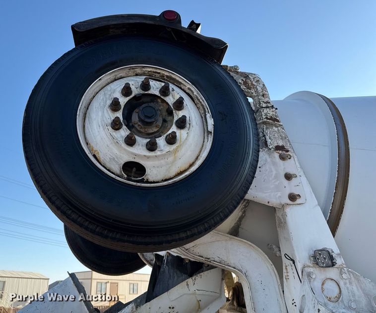 image for item DO2504 2006 Kenworth W900 ready mix truck