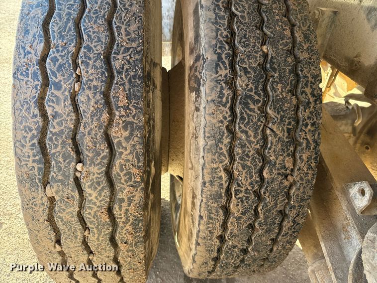 image for item DO2504 2006 Kenworth W900 ready mix truck