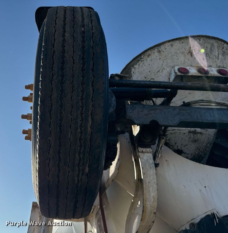 image for item DO2504 2006 Kenworth W900 ready mix truck