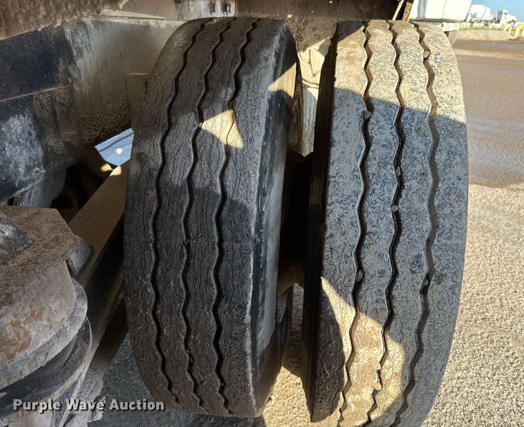 image for item DO2504 2006 Kenworth W900 ready mix truck