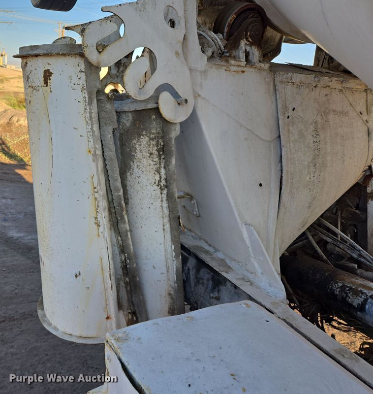 image for item DO2505 2006 Kenworth W900 ready mix truck