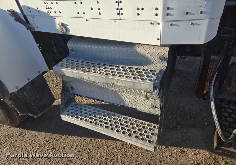 image for item DO2505 2006 Kenworth W900 ready mix truck