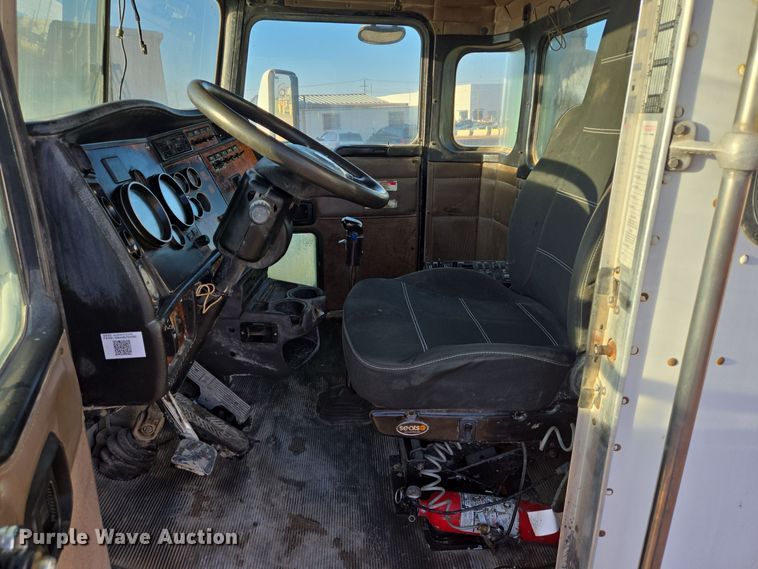 image for item DO2505 2006 Kenworth W900 ready mix truck