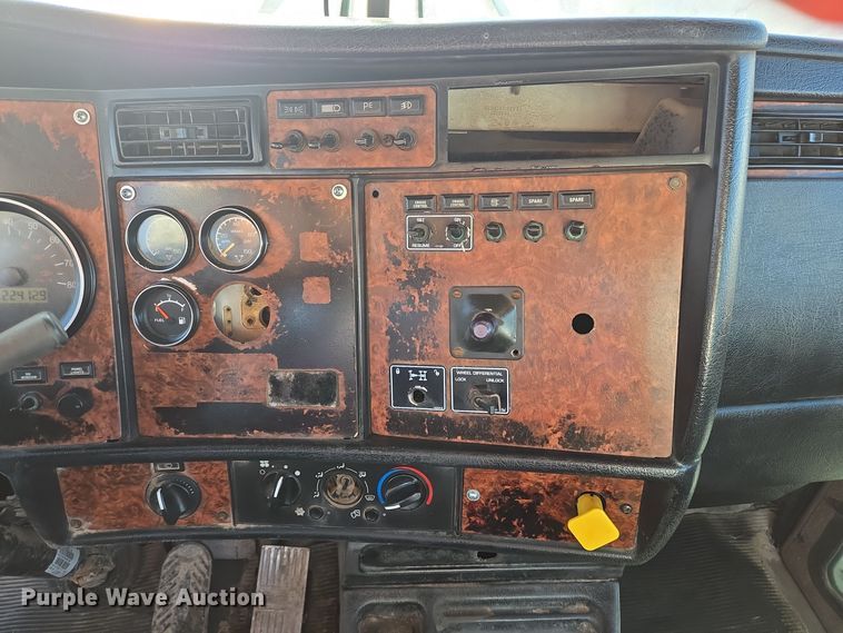 image for item DO2505 2006 Kenworth W900 ready mix truck