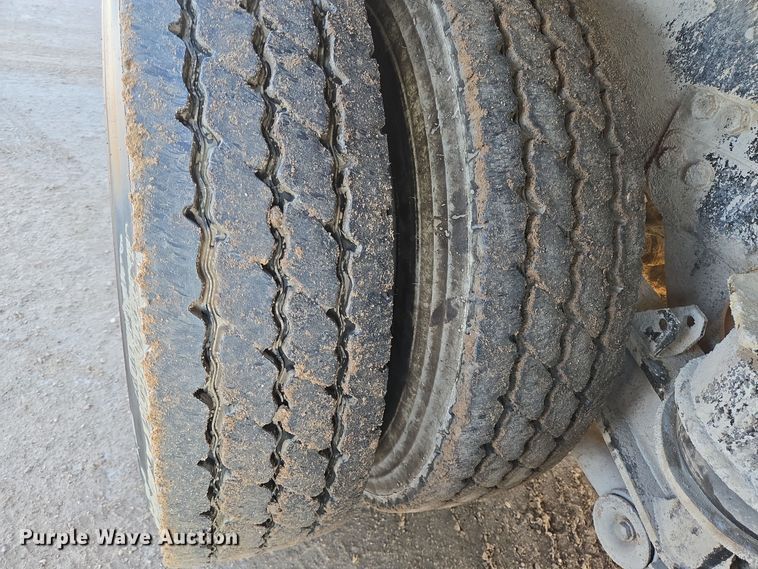 image for item DO2505 2006 Kenworth W900 ready mix truck