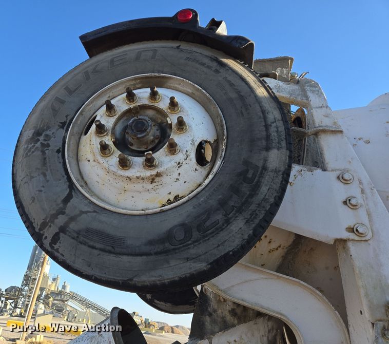 image for item DO2505 2006 Kenworth W900 ready mix truck