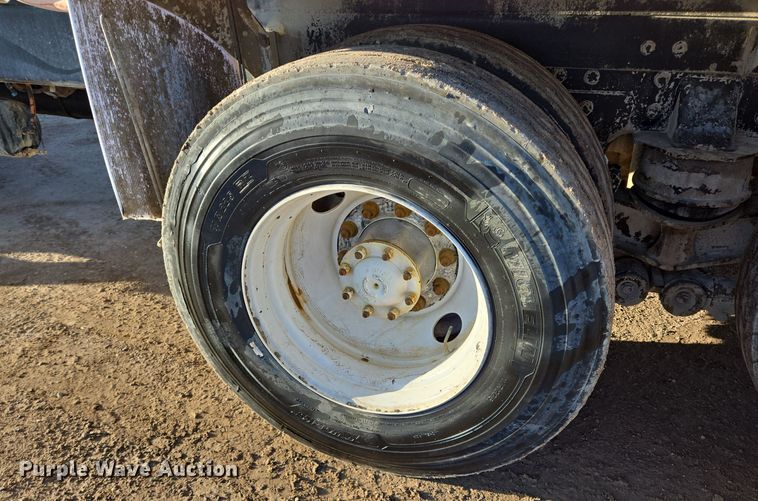 image for item DO2505 2006 Kenworth W900 ready mix truck