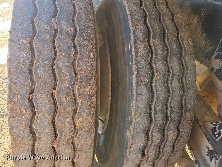 image for item DO2505 2006 Kenworth W900 ready mix truck