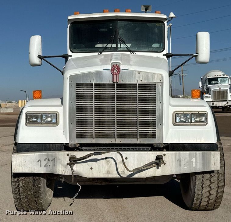 image for item DO2506 2006 Kenworth W900 ready mix truck