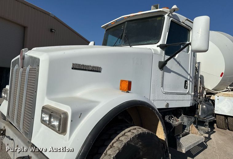 image for item DO2506 2006 Kenworth W900 ready mix truck