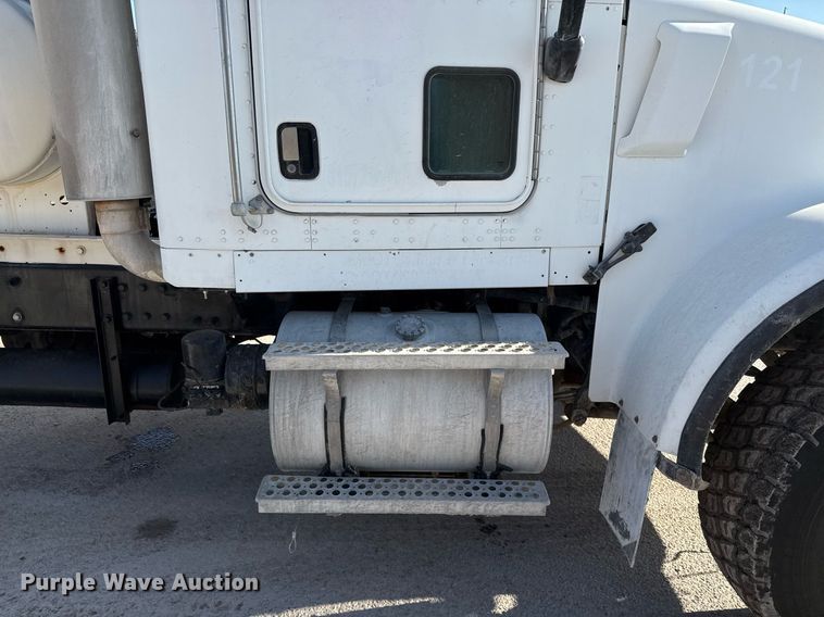 image for item DO2506 2006 Kenworth W900 ready mix truck