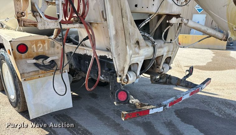 image for item DO2506 2006 Kenworth W900 ready mix truck