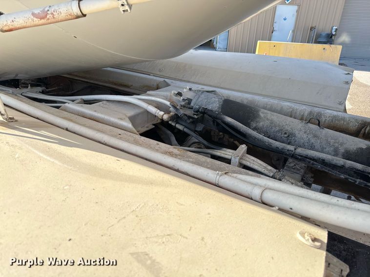 image for item DO2506 2006 Kenworth W900 ready mix truck