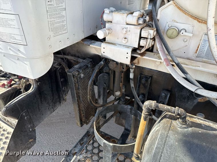 image for item DO2506 2006 Kenworth W900 ready mix truck