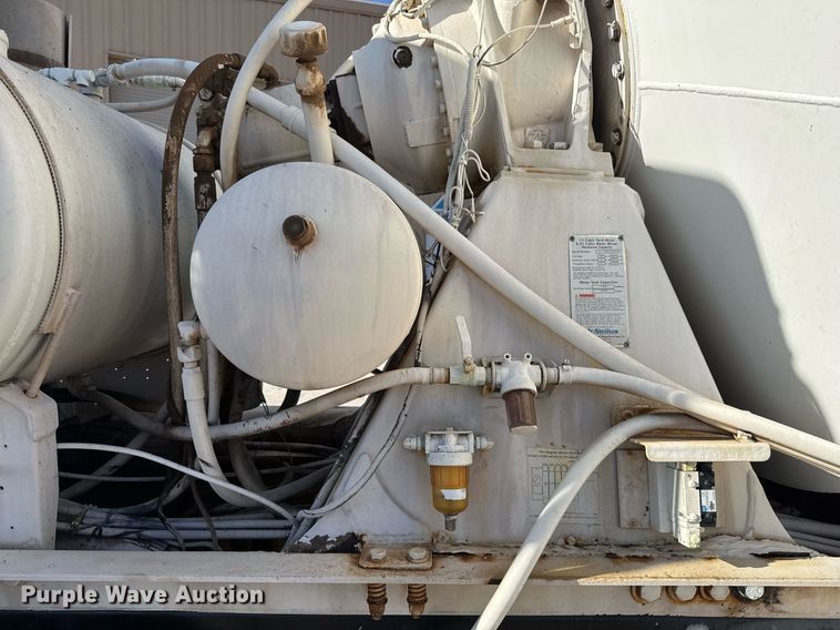 image for item DO2506 2006 Kenworth W900 ready mix truck