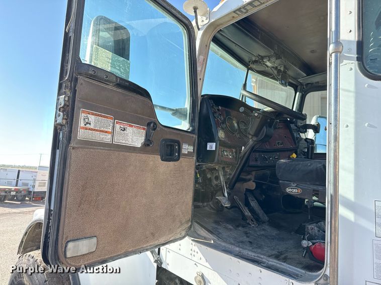 image for item DO2506 2006 Kenworth W900 ready mix truck