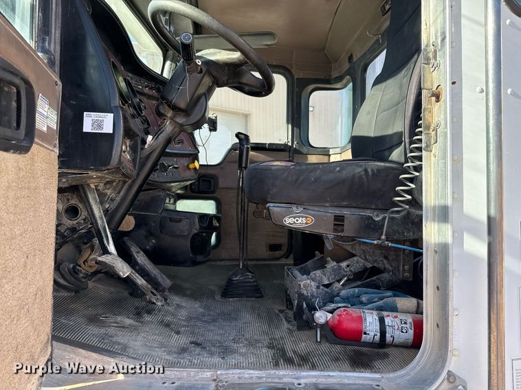 image for item DO2506 2006 Kenworth W900 ready mix truck