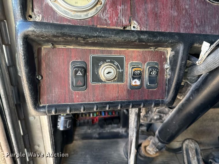 image for item DO2506 2006 Kenworth W900 ready mix truck