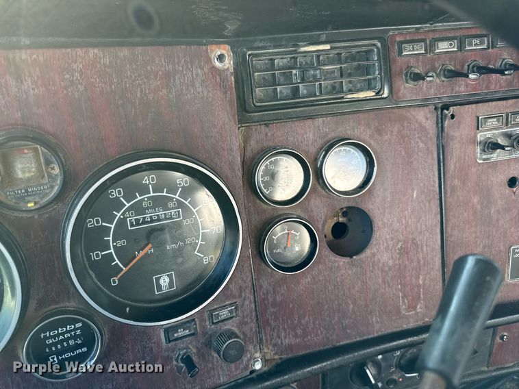 image for item DO2506 2006 Kenworth W900 ready mix truck