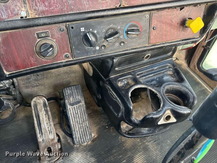 image for item DO2506 2006 Kenworth W900 ready mix truck