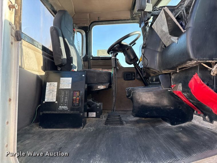 image for item DO2506 2006 Kenworth W900 ready mix truck