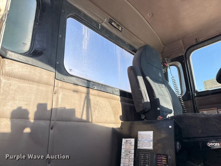 image for item DO2506 2006 Kenworth W900 ready mix truck