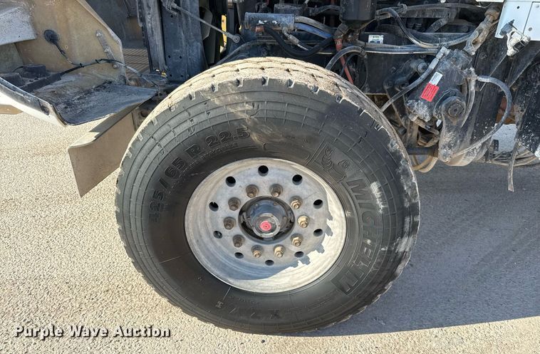 image for item DO2506 2006 Kenworth W900 ready mix truck