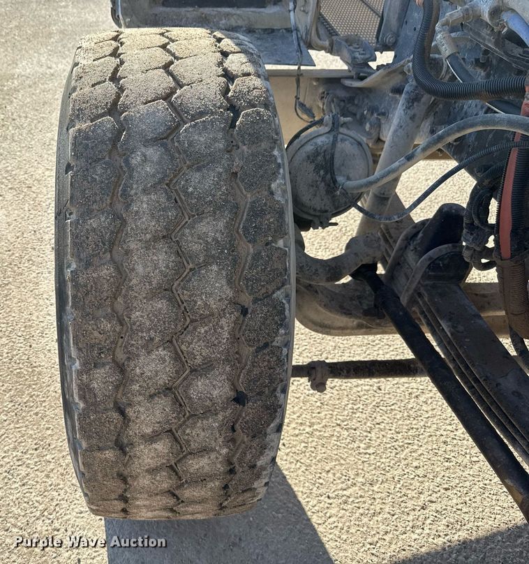 image for item DO2506 2006 Kenworth W900 ready mix truck