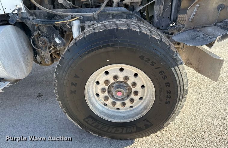 image for item DO2506 2006 Kenworth W900 ready mix truck