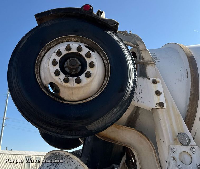 image for item DO2506 2006 Kenworth W900 ready mix truck