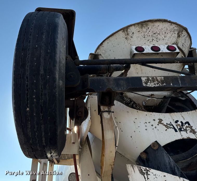 image for item DO2506 2006 Kenworth W900 ready mix truck