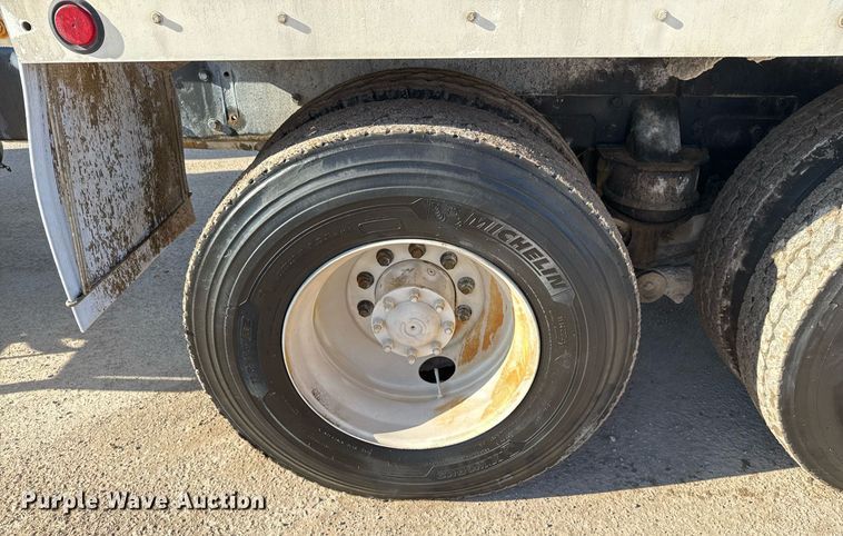 image for item DO2506 2006 Kenworth W900 ready mix truck