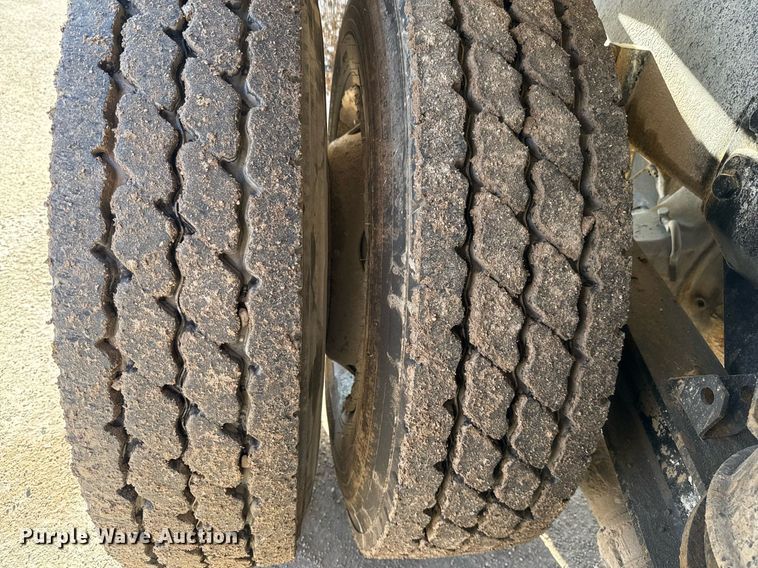 image for item DO2506 2006 Kenworth W900 ready mix truck