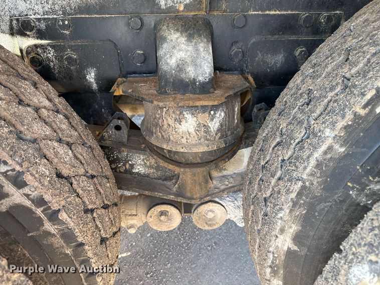 image for item DO2506 2006 Kenworth W900 ready mix truck