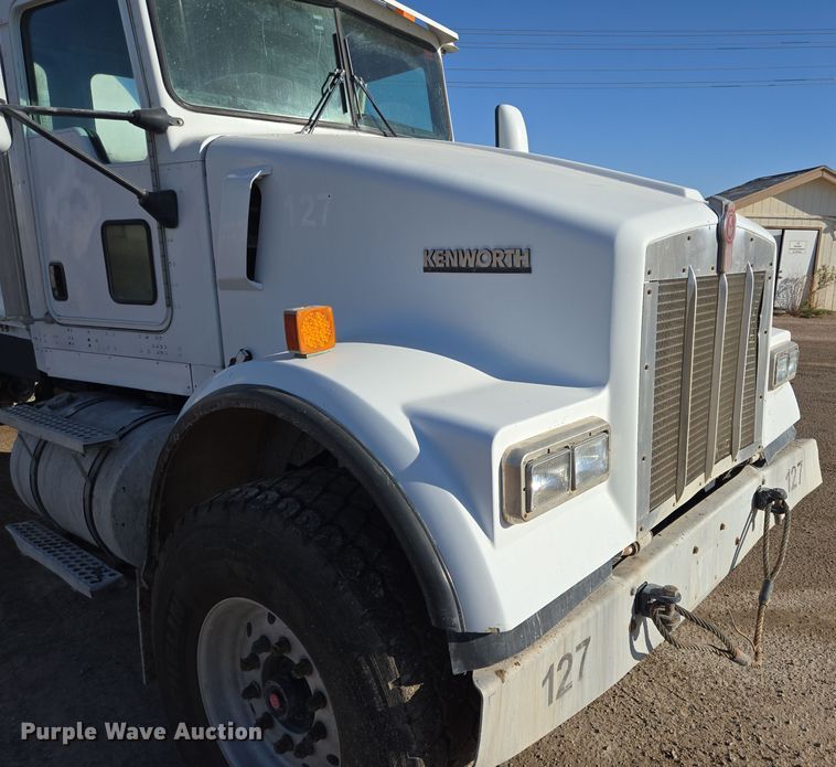 image for item DO2507 2006 Kenworth W900 ready mix truck