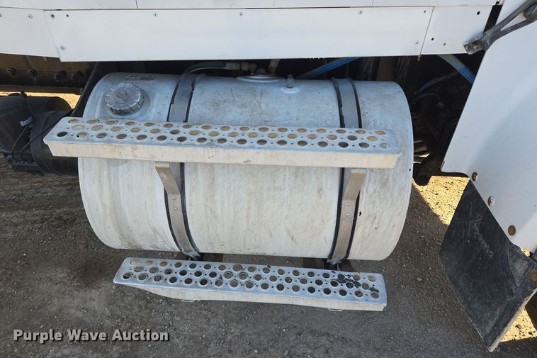 image for item DO2507 2006 Kenworth W900 ready mix truck