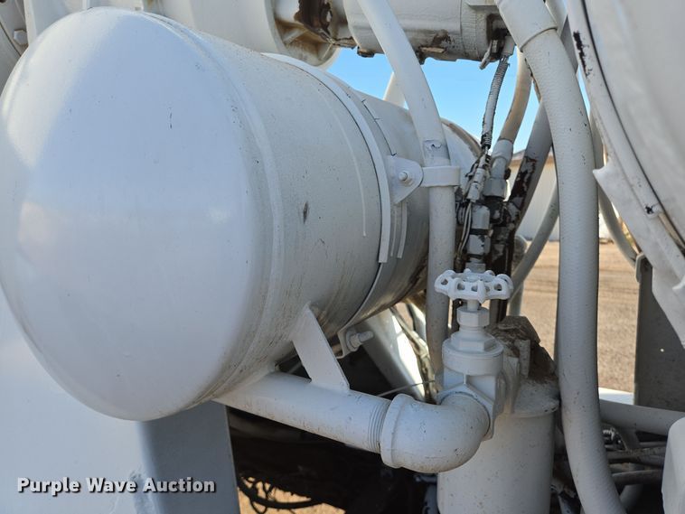 image for item DO2507 2006 Kenworth W900 ready mix truck