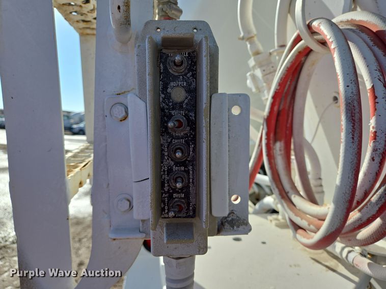 image for item DO2507 2006 Kenworth W900 ready mix truck