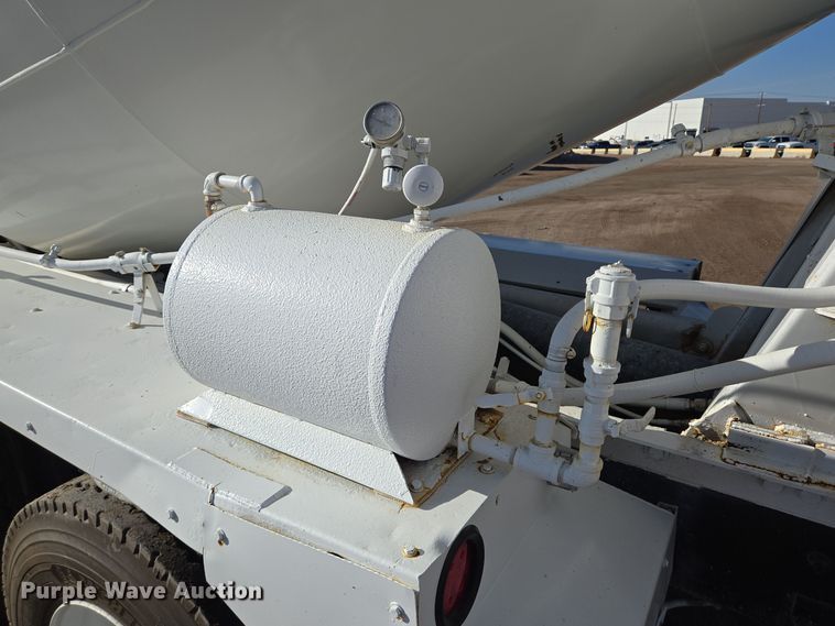 image for item DO2507 2006 Kenworth W900 ready mix truck