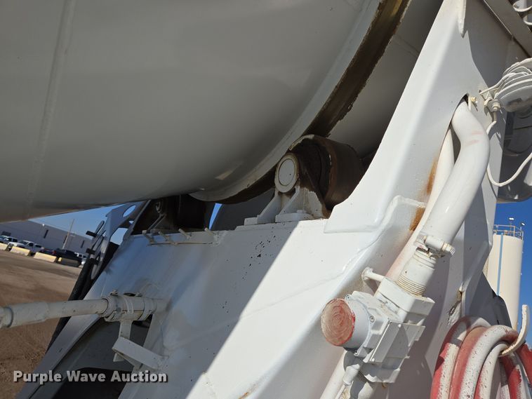 image for item DO2507 2006 Kenworth W900 ready mix truck