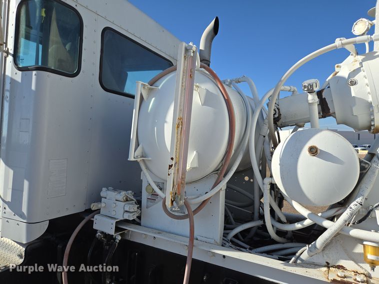 image for item DO2507 2006 Kenworth W900 ready mix truck