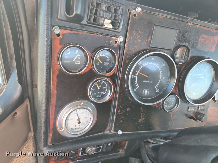 image for item DO2507 2006 Kenworth W900 ready mix truck