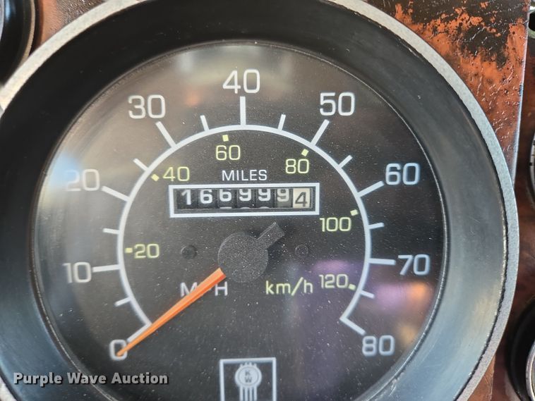 image for item DO2507 2006 Kenworth W900 ready mix truck