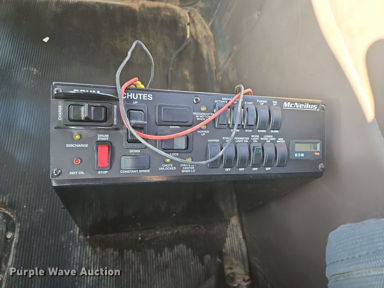 image for item DO2507 2006 Kenworth W900 ready mix truck