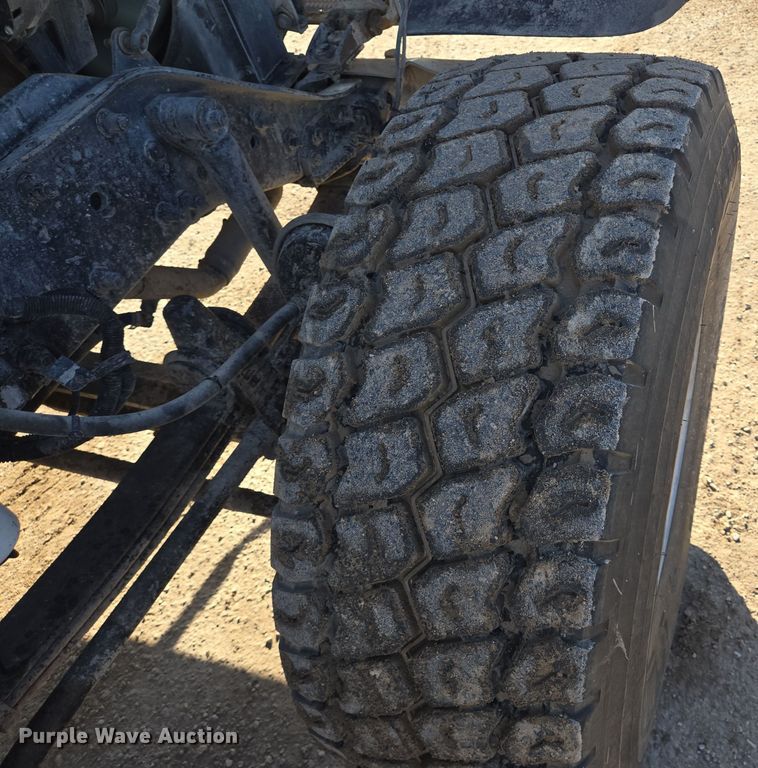 image for item DO2507 2006 Kenworth W900 ready mix truck